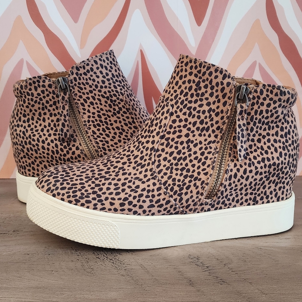 Universal Thread wedges size 6.5 leopard